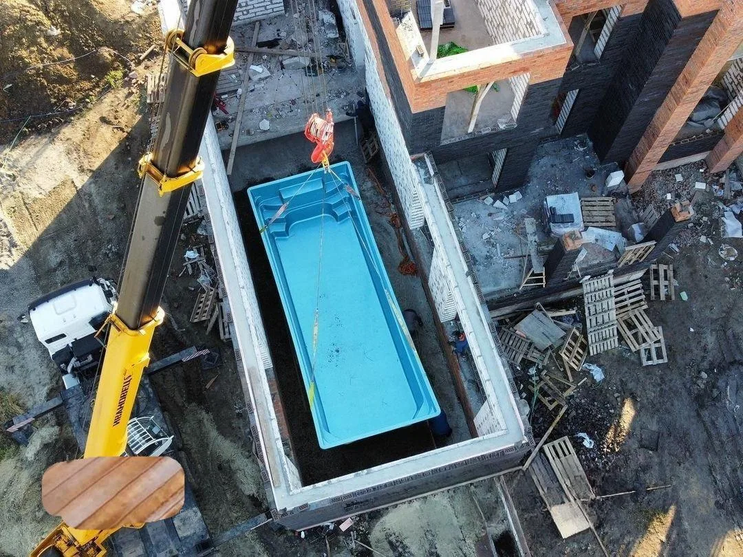 Laguna 9 — зона отдыха у бассейна в Кирове