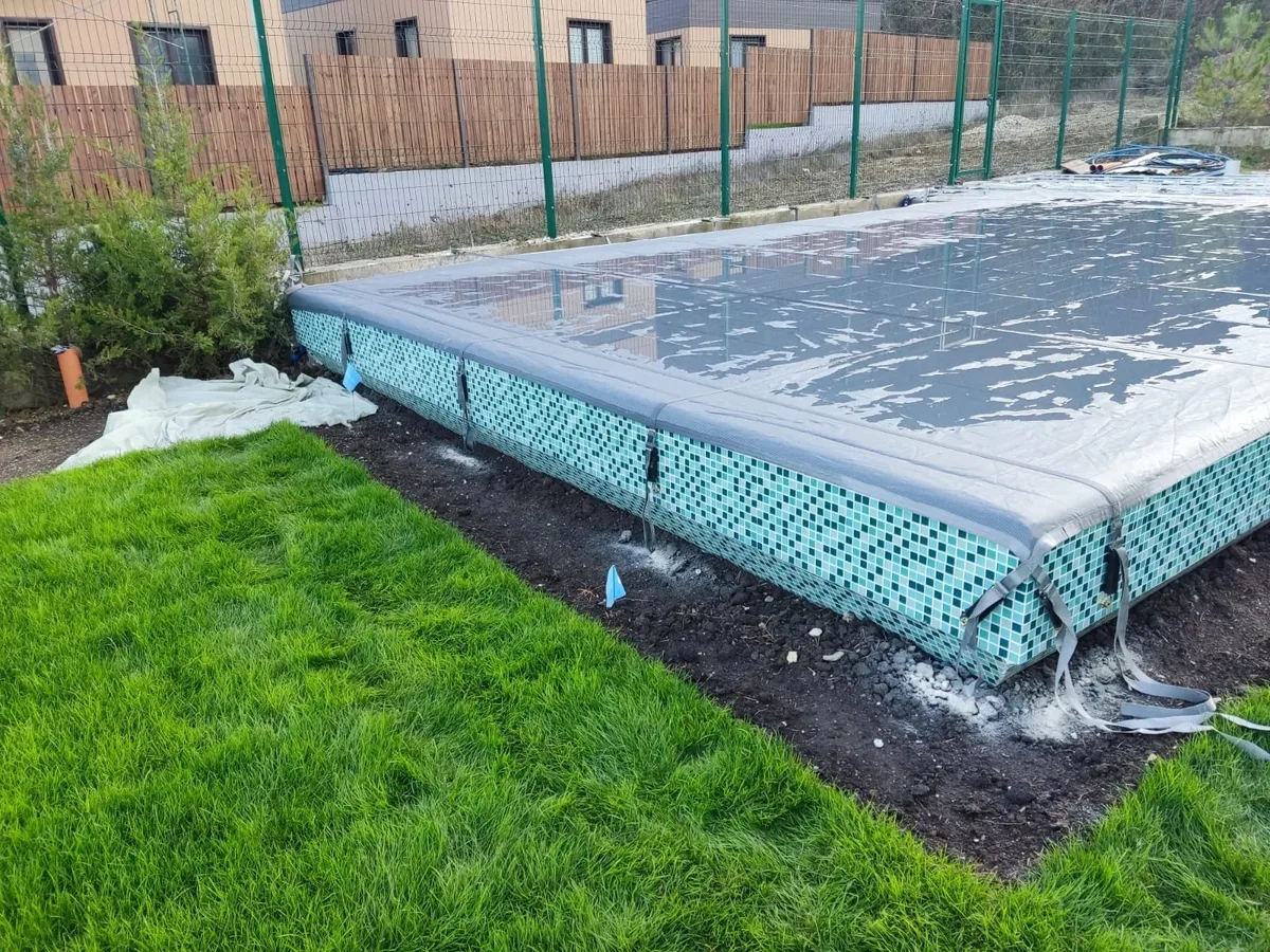 Батутное покрывало на бассейне в Кирове